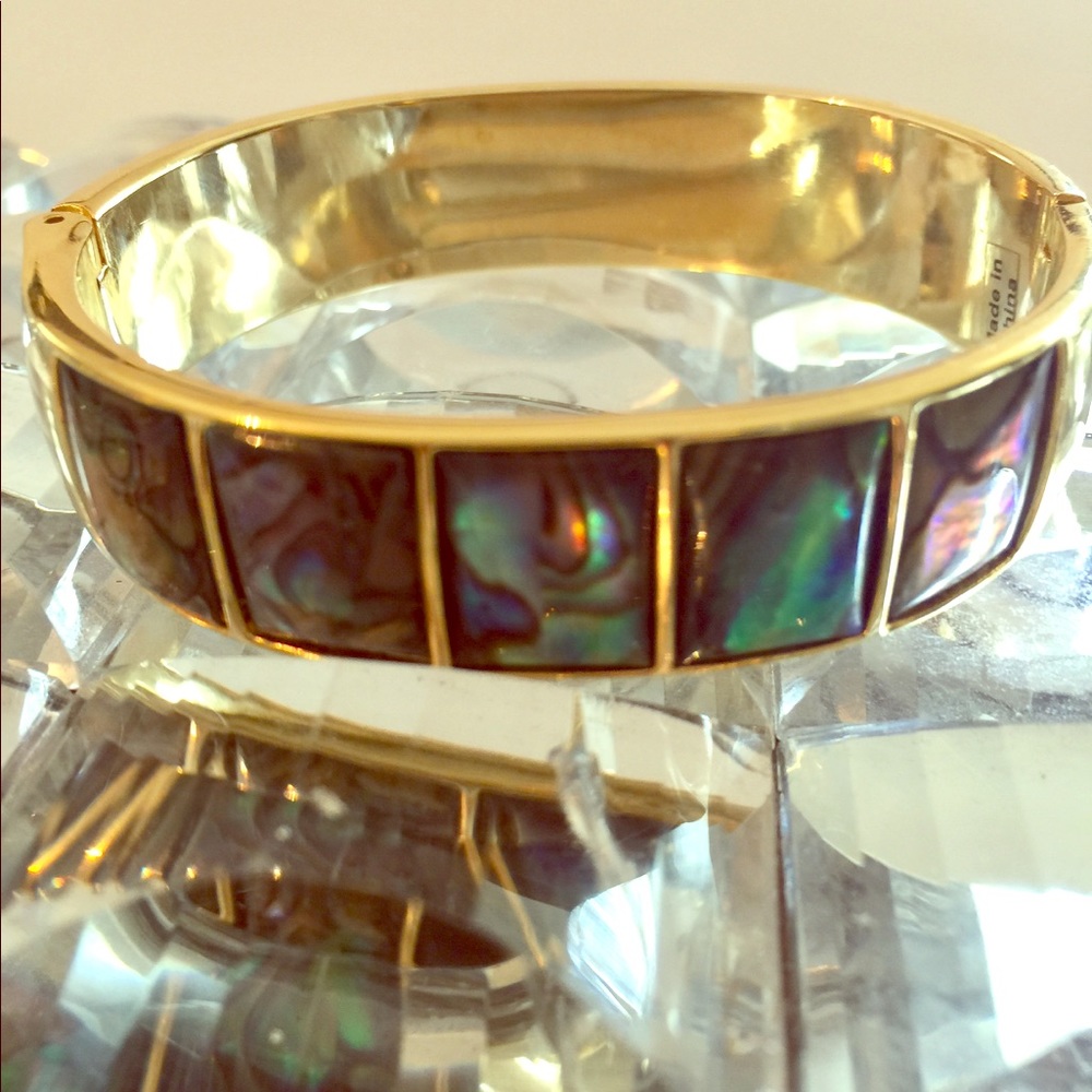 Pretty gold bracelet
